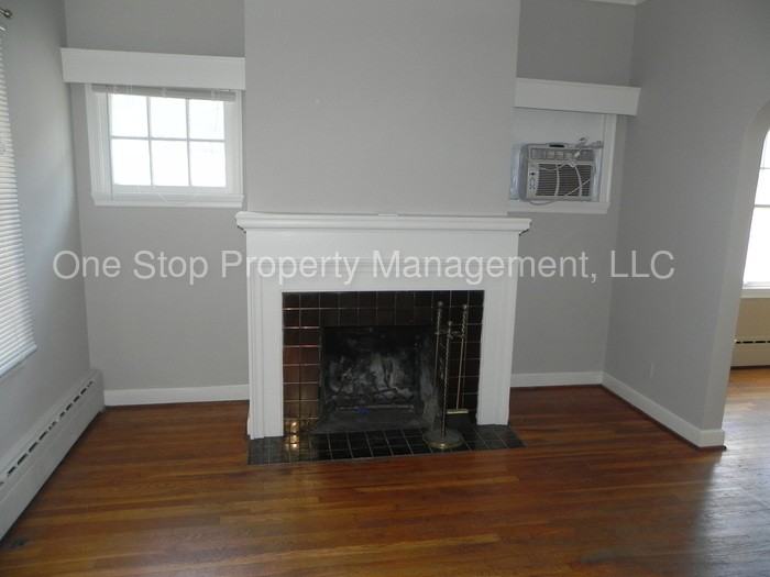 4434 Washington St - Photo 3 of 11