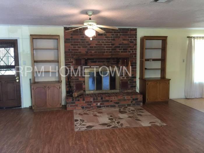 108 Rainbow Ln - Photo 3 of 17