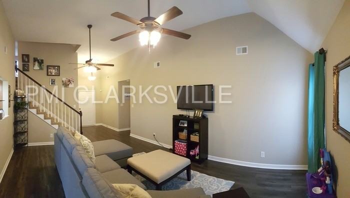 226 E Johnson Cir - Photo 3 of 14