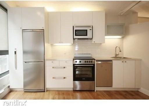 12 Stoneholm St #323