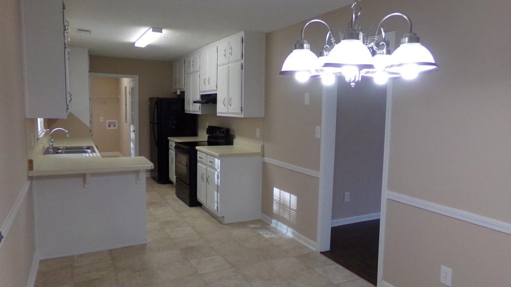 65 Holly Creek Dr - Photo 3 of 10