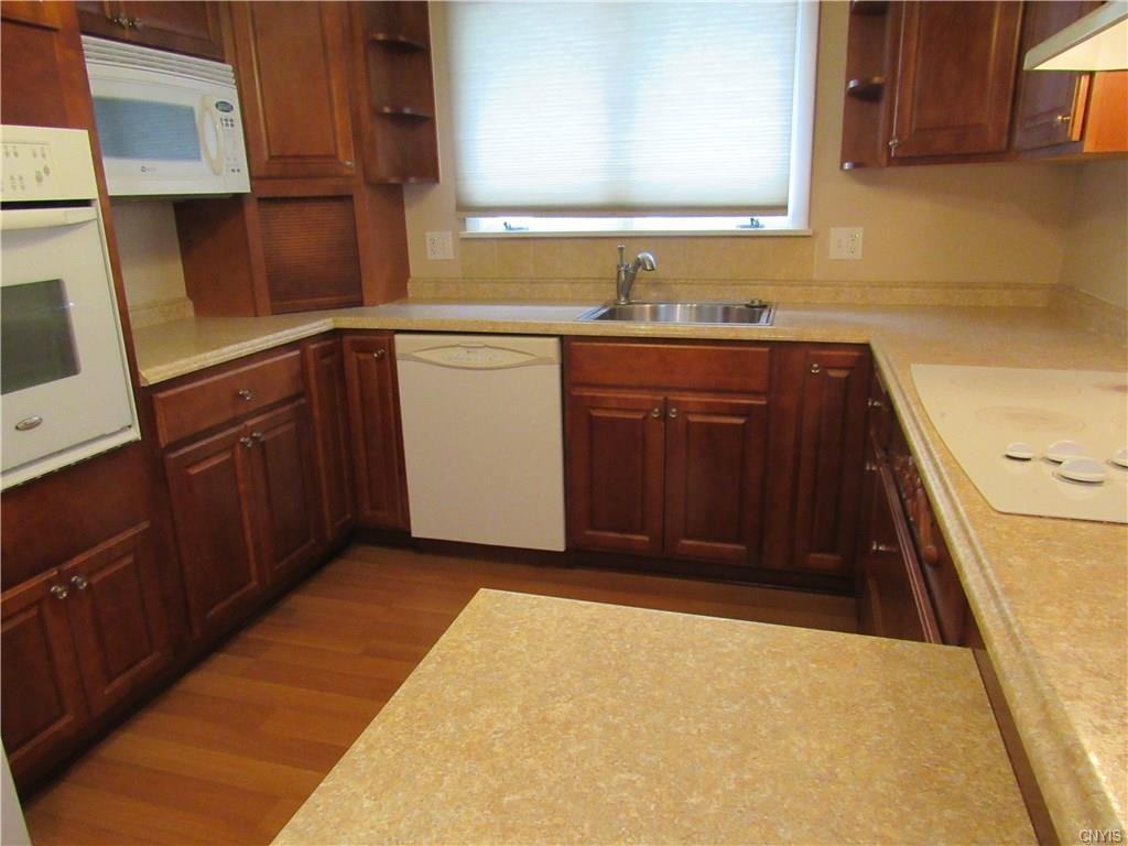 305 Yorkshire Blvd - Photo 3 of 14