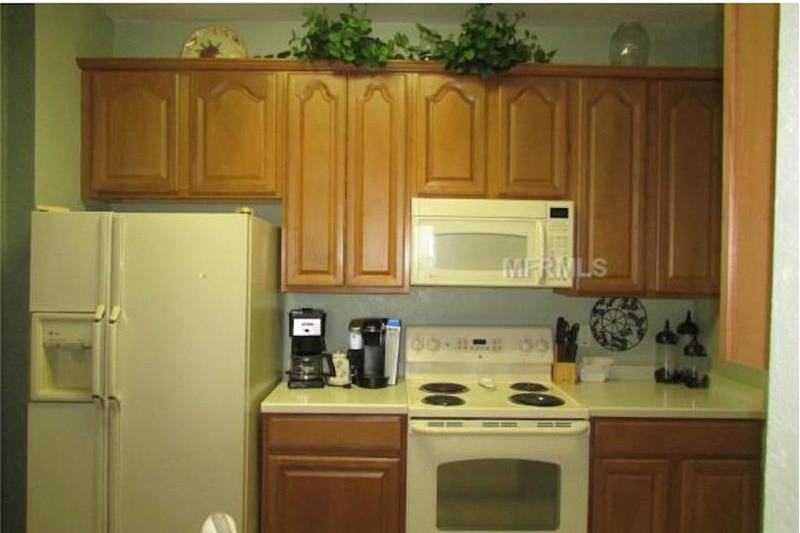 1353 Venezia Ct #301 - Photo 3 of 9