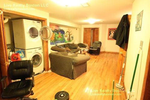 142 Commonwealth Ave - Photo 3 of 3
