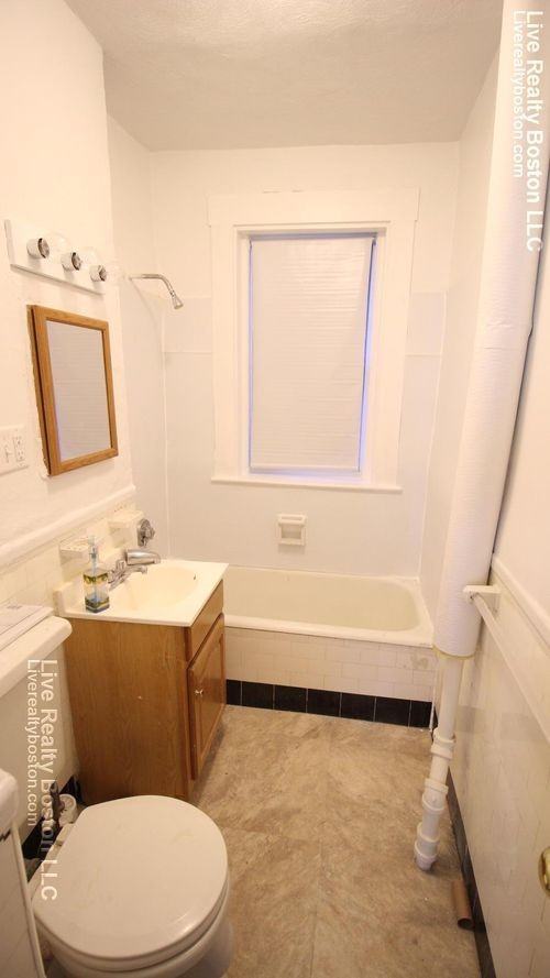 114 Washington St - Photo 3 of 3