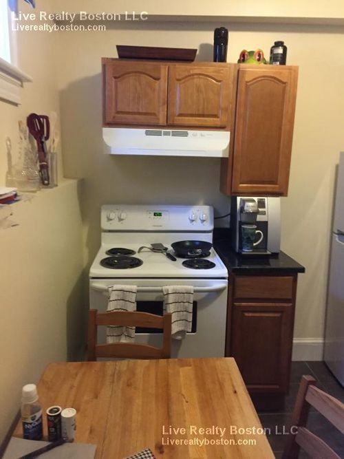1082 Commonwealth Ave - Photo 2 of 3