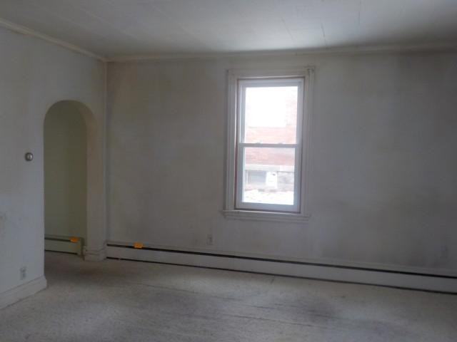 312 W Bucyrus St - Photo 3 of 8