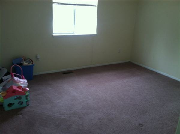 411 Garden Ln St - Photo 3 of 8