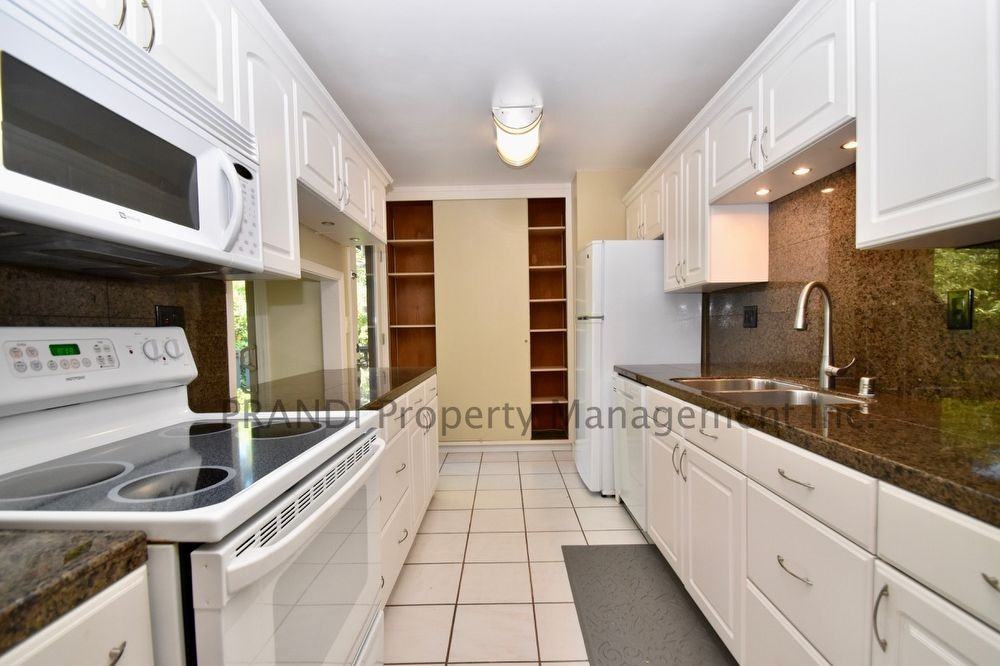 44 Lyford Dr #3 - Photo 2 of 16