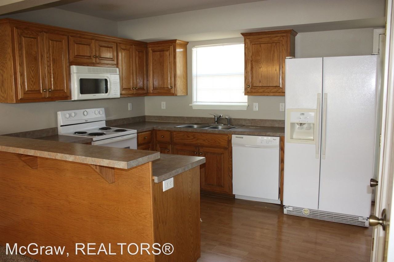 6710-6716 S Utica Pl - Photo 2 of 10