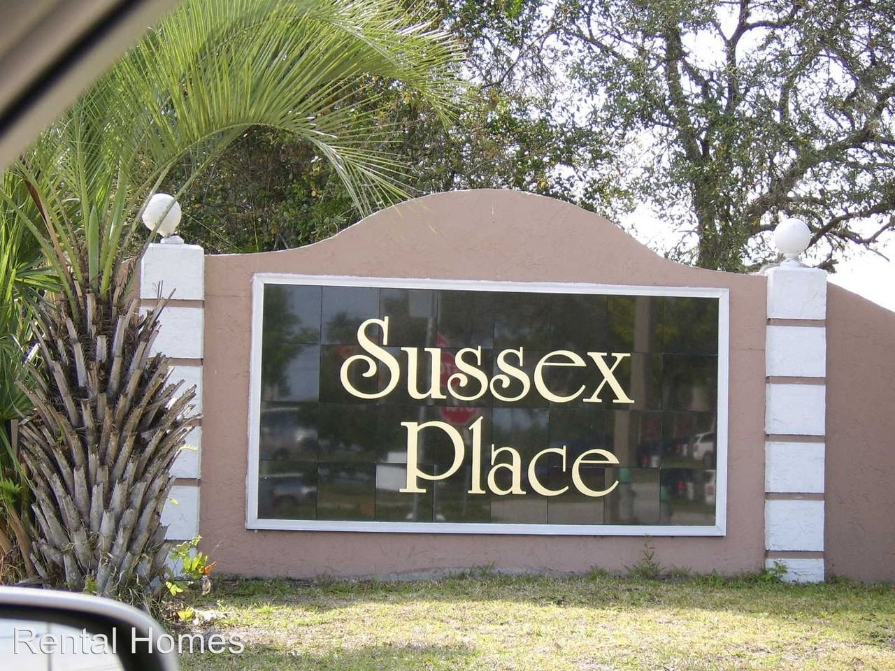 1070 Sophie Blvd - Photo 2 of 10