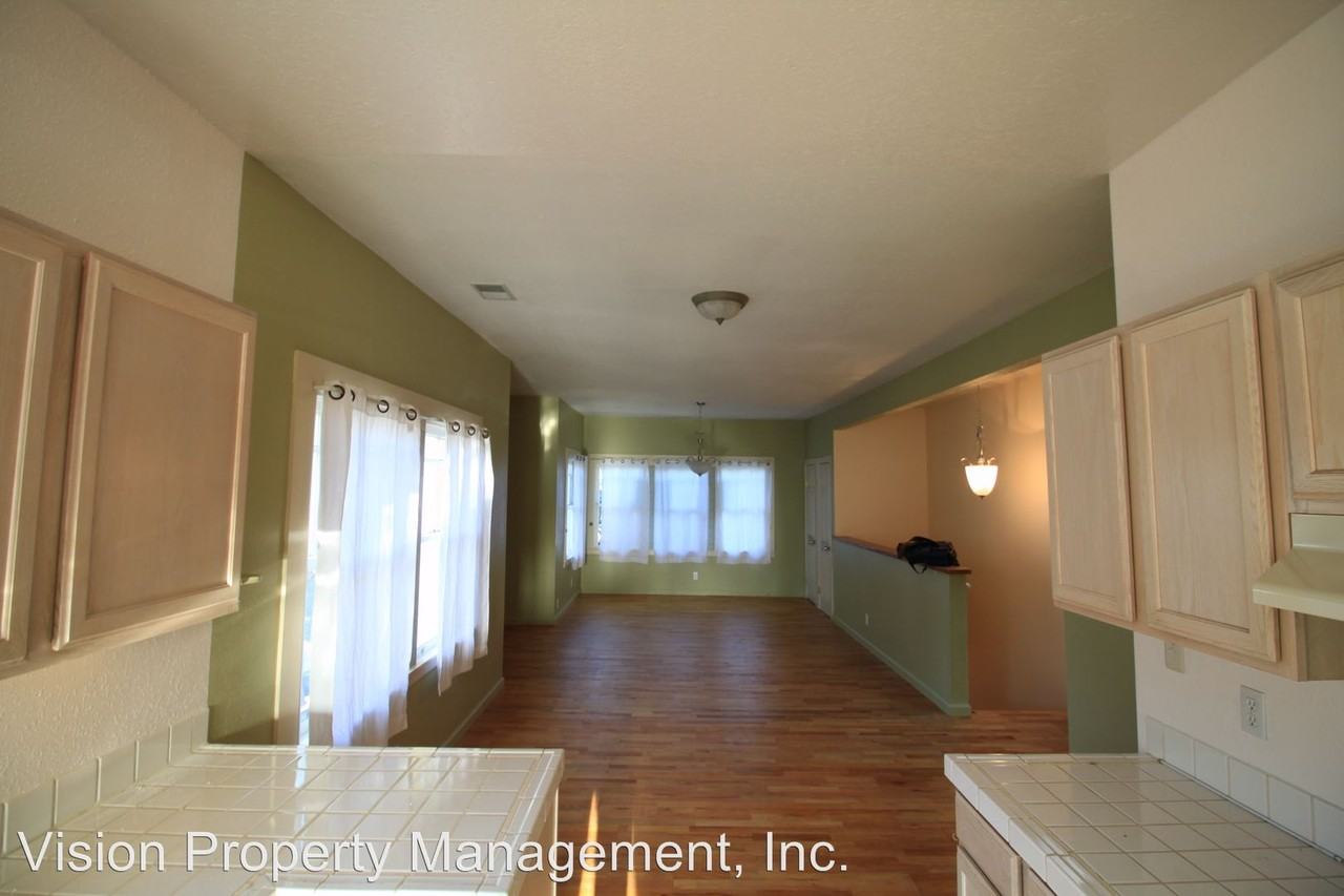 3829 Clarke St - Photo 2 of 12