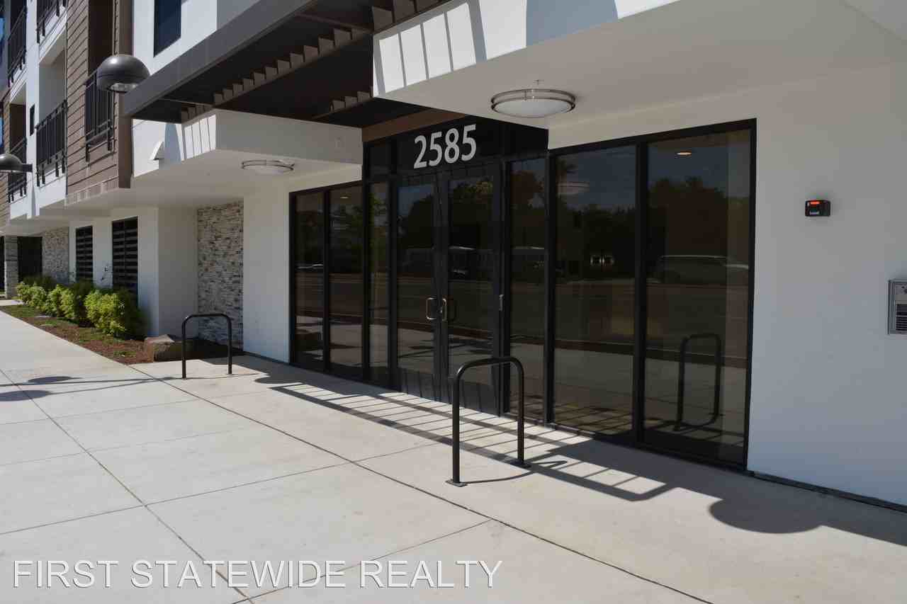 2585 El Camino Real #418