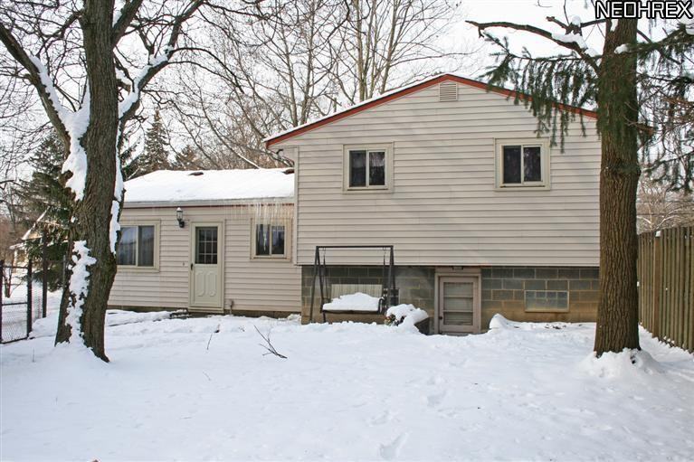 745 Wellmon St - Photo 2 of 16