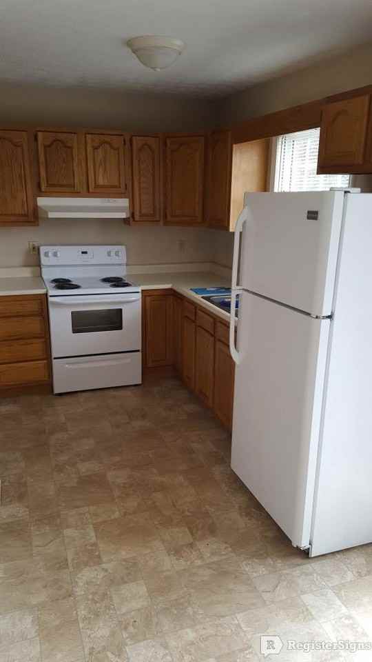 710 Parkway Ave - Photo 2 of 9