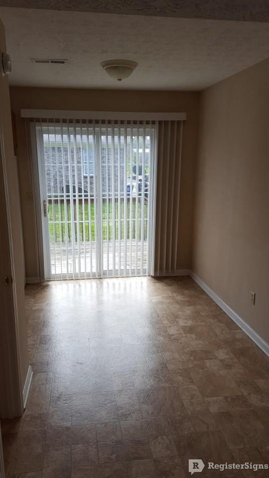 710 Parkway Ave - Photo 3 of 9