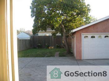 1157 S Almaden Ave - Photo 2 of 10