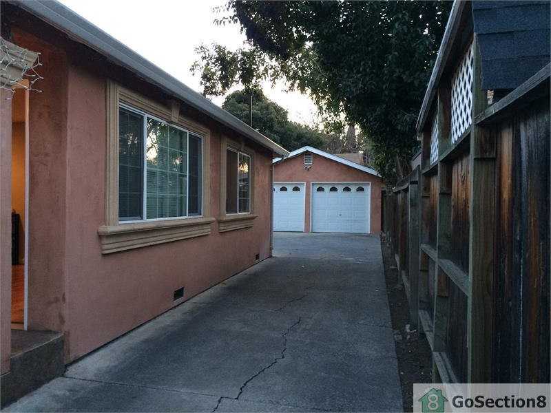 1157 S Almaden Ave - Photo 3 of 10