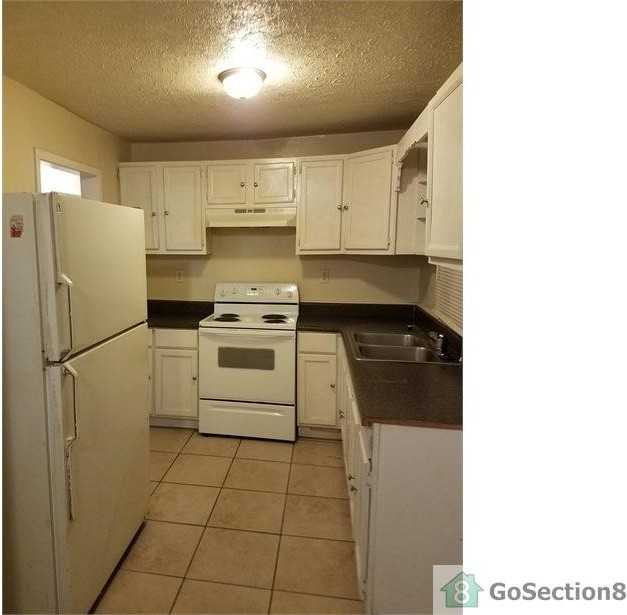 3634 Fairburn Pl NW - Photo 3 of 10