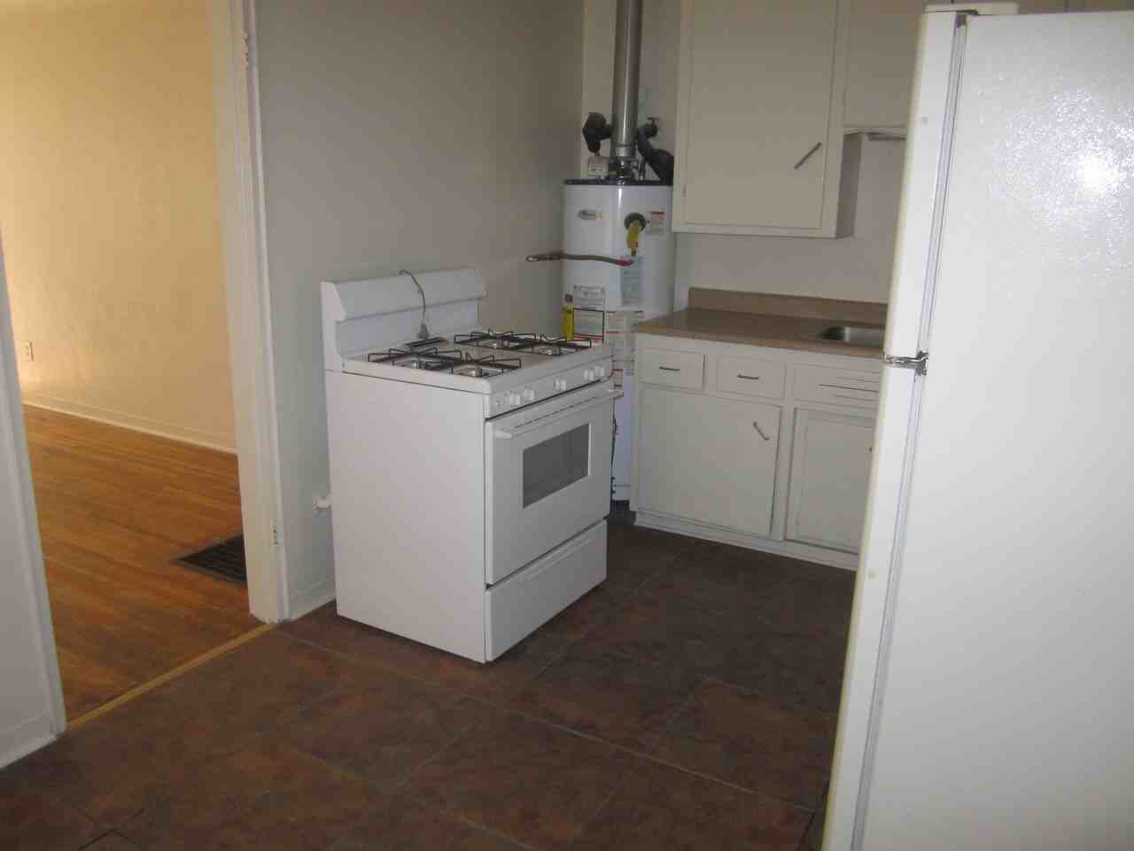 1101 Wilmoore Dr SE - Photo 3 of 5