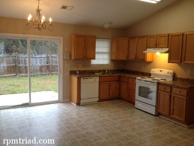 15 Franklinwood Dr - Photo 2 of 4