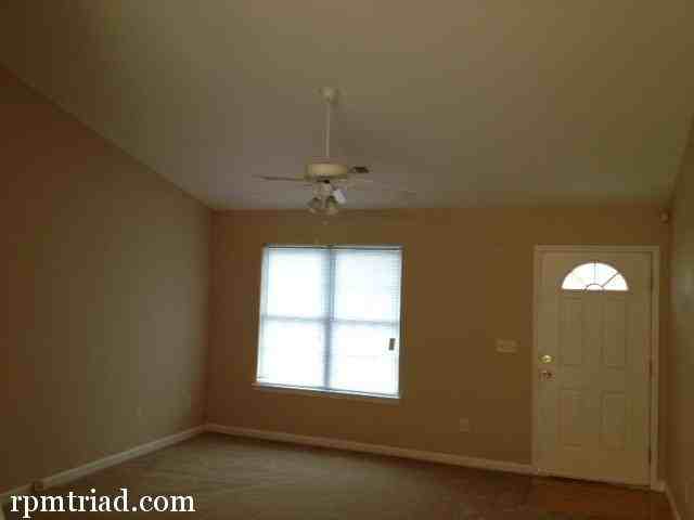 15 Franklinwood Dr - Photo 3 of 4