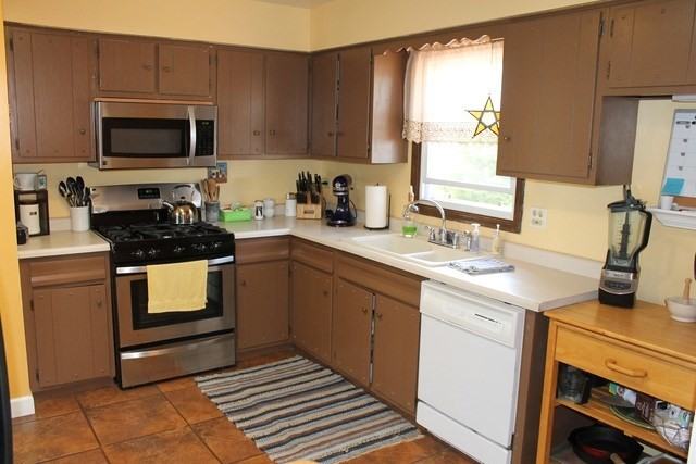 1507 Charleston St - Photo 3 of 21