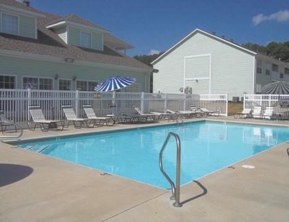 Rose Lawn Apartments - Photo 3 of 5