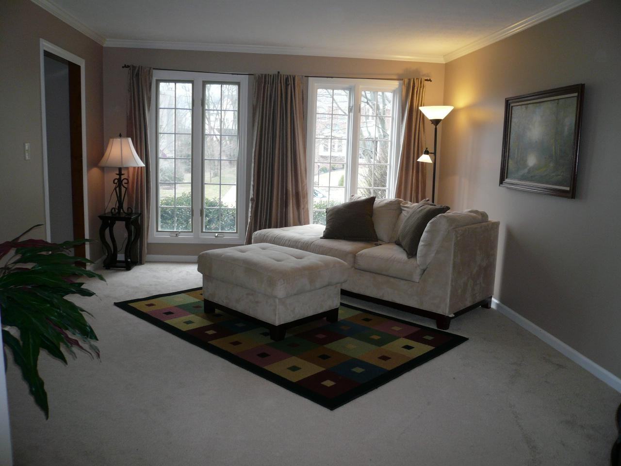 125 Westminster Dr - Photo 2 of 9