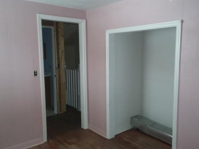 211 4th St - Photo 3 of 5