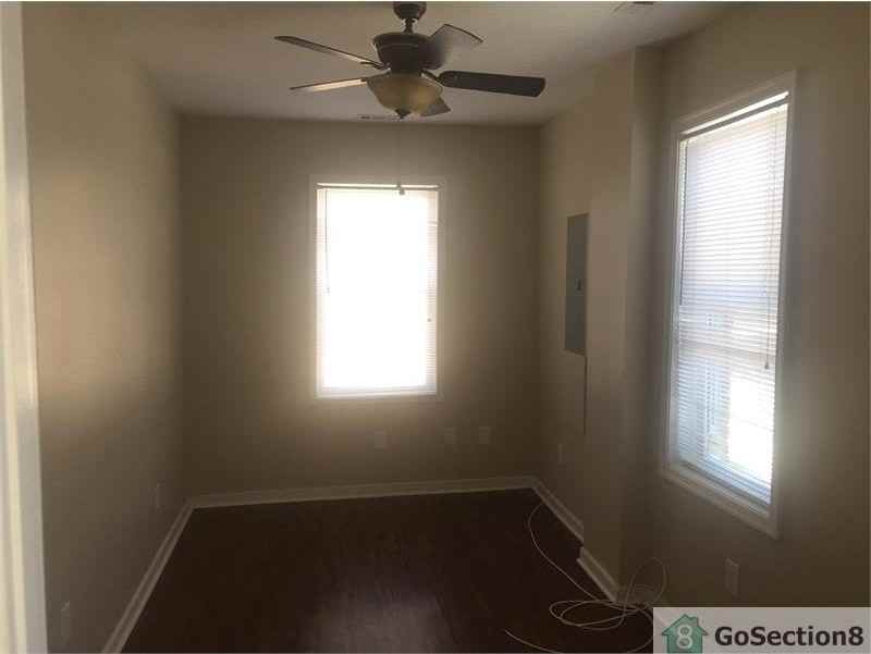 2929 Garland Ave - Photo 2 of 11