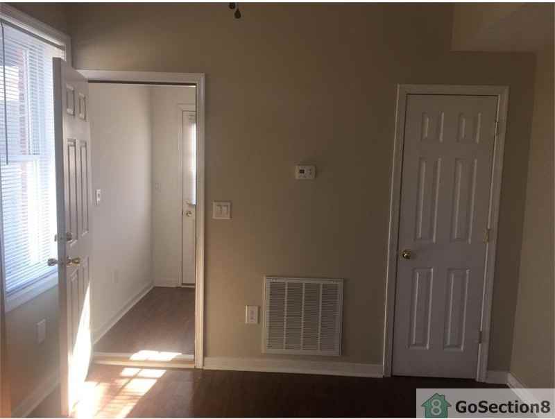 2929 Garland Ave - Photo 3 of 11