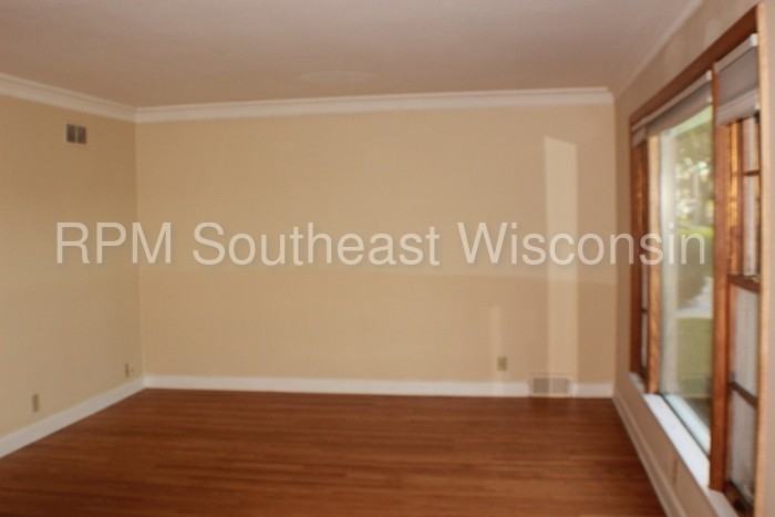 3219 W Ruskin St - Photo 3 of 10