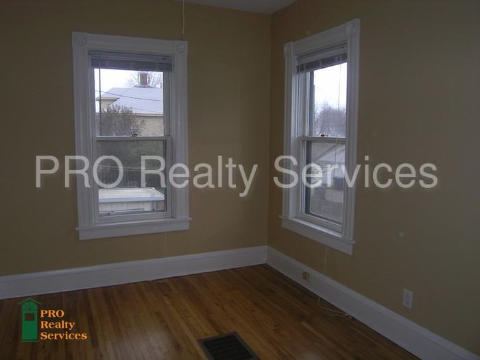 3211 16th Ave S - Photo 3 of 9