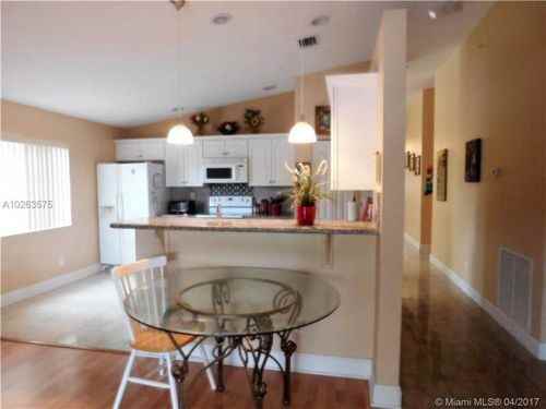 10242 SW 24th St - Photo 3 of 8