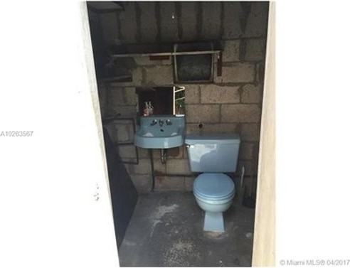 6400 SW 22nd St - Photo 2 of 8