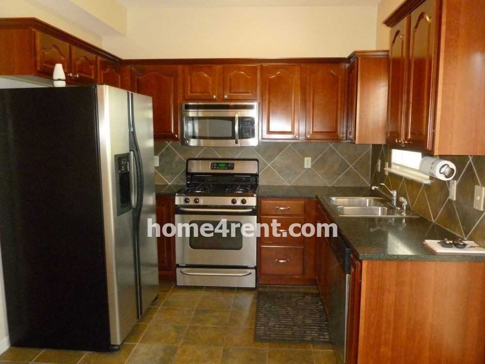 15923 W 89th Pl - Photo 2 of 12