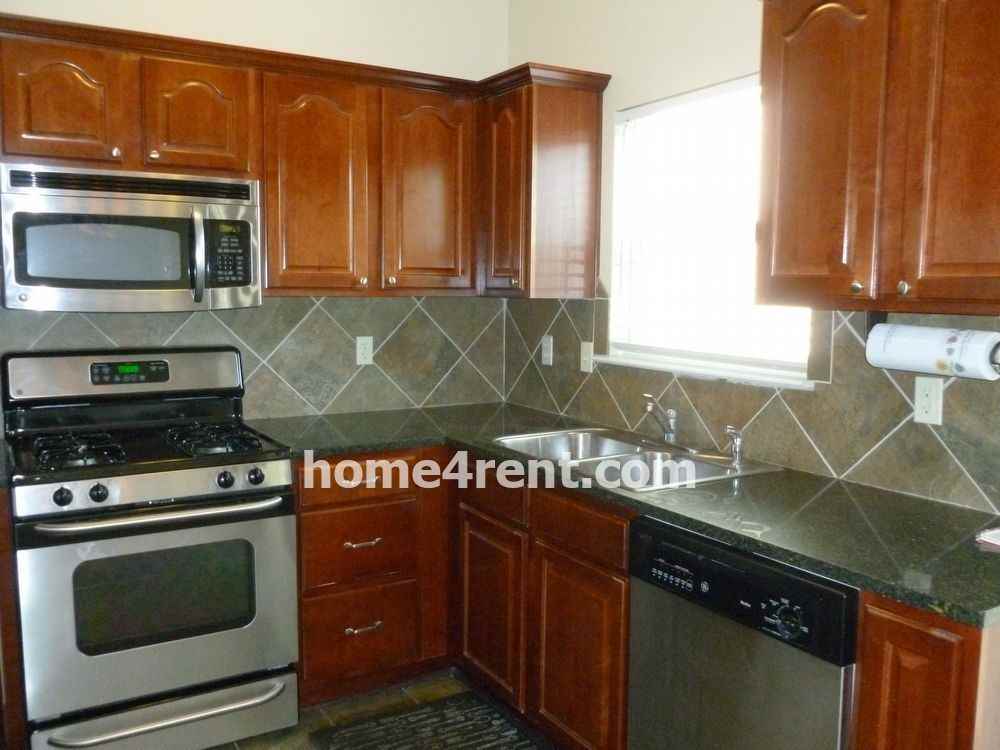 15923 W 89th Pl - Photo 3 of 12