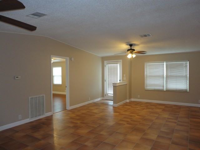 13227 Lisa Dr - Photo 2 of 14