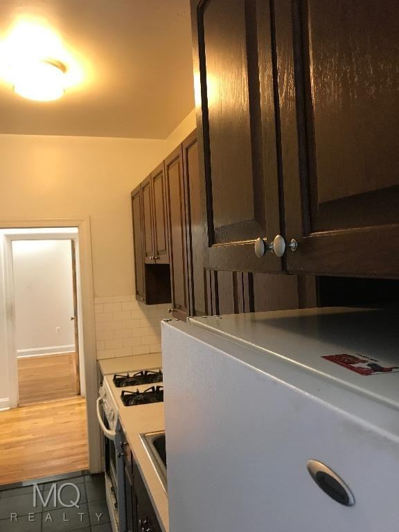 226 Kimberly Pl #2E - Photo 3 of 5