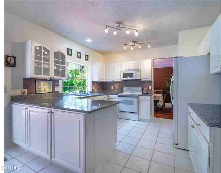 7501 Red Bay Pl - Photo 2 of 14