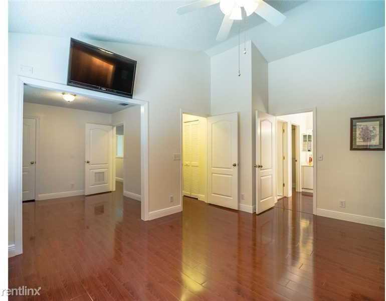 7501 Red Bay Pl - Photo 3 of 14