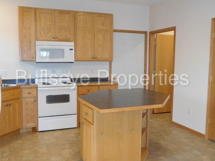 11727 Spruce Dr - Photo 2 of 13