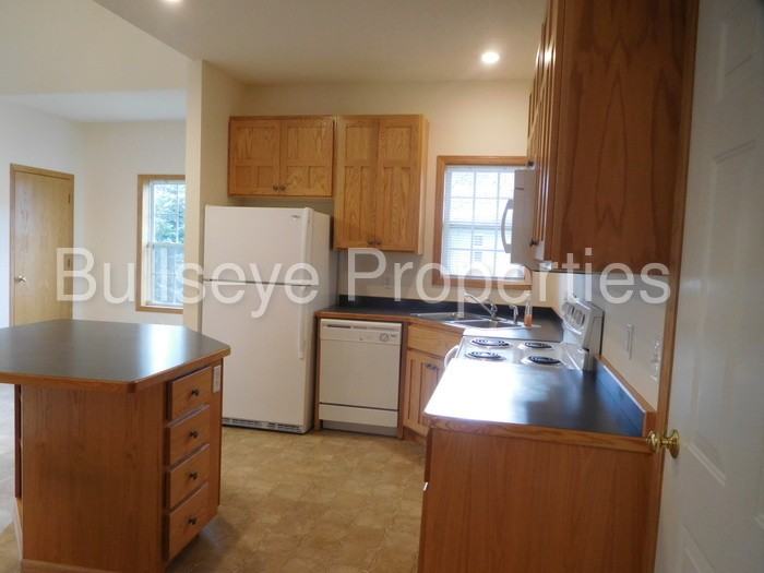 11727 Spruce Dr - Photo 3 of 13