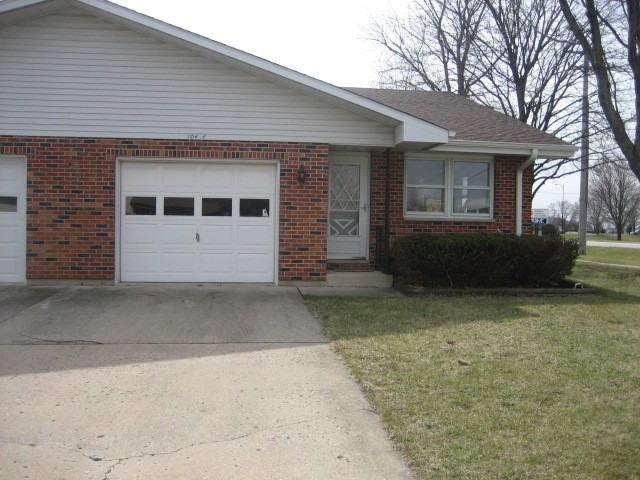 104 N Menominee Dr #A - Photo 2 of 14