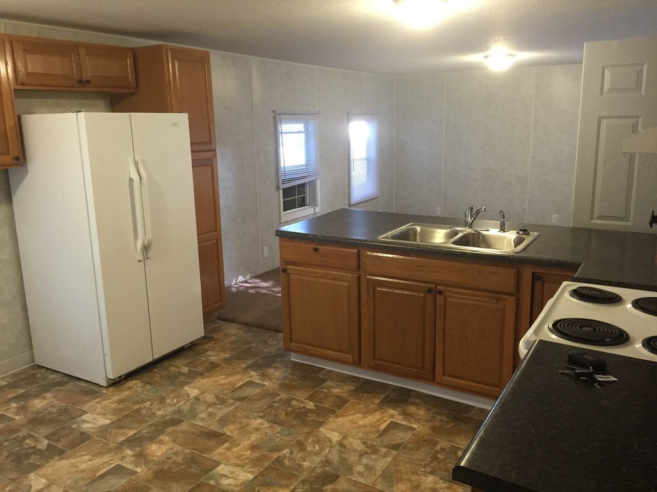 447 N Plum St - Photo 2 of 13