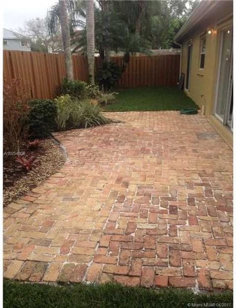 18743 NW 89th Ave - Photo 2 of 5