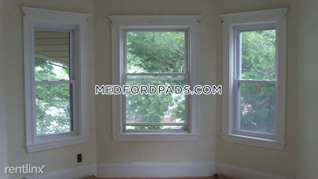 156 Middlesex Ave - Photo 2 of 11