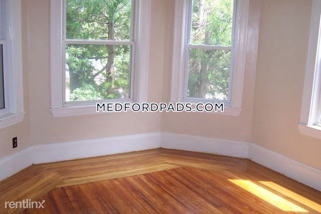 156 Middlesex Ave - Photo 3 of 11