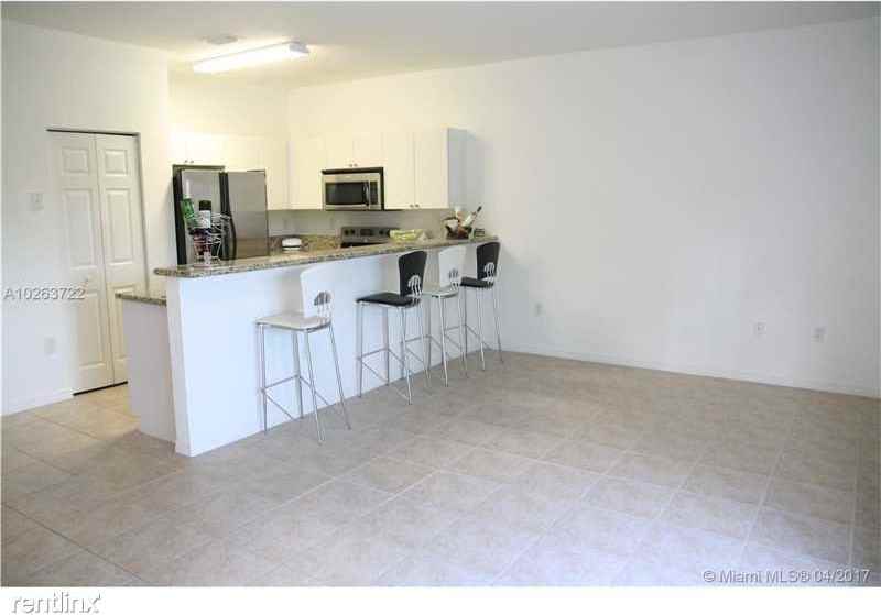 4911 SW 140th Ter - Photo 3 of 9